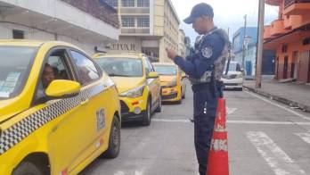 Las autoridades colocaron boletas infracciones por incumplimiento del reglamento vial.