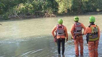 Ante la alerta, personal del Sistema Nacional de Protección Civil (Sinaproc) se desplazó al sitio para realizar las labores de recuperación de los cuerpos.