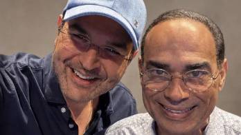 Benjamín Cohen y Gilberto Santa Rosa unen sus talentos para llevar la vida de ‘El Caballero de la Salsa’ al teatro musical.