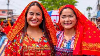 Con bordados llenos de historia y mucho orgullo, las alcaldesas marcaron presencia en una de las fiestas más emblemáticas de Arraiján.