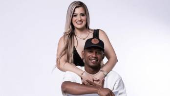 Stephanie Morales, esposa del defensor Fidel Escobar, pidió respeto para las familias de los jugadores.