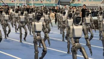 Robots humanoides participan en la segunda edición de los Juegos Mundiales de Robots Humanoides en Pekín, China.