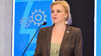 La presidenta de la Apede, Giulia De Sanctis.
