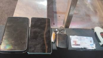 Al momento de la verificación, se dio con el hallazgo de múltiples evidencias que vinculan al detenido con el hecho delictivo: