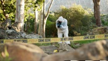 La niña presentaba signos de abuso, desnutrición y lesiones previas sin atención médica, lo que refuerza la gravedad del caso.