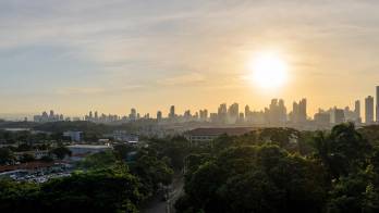 Cielos con poca nubosidad para la ciudad de Panamá este jueves