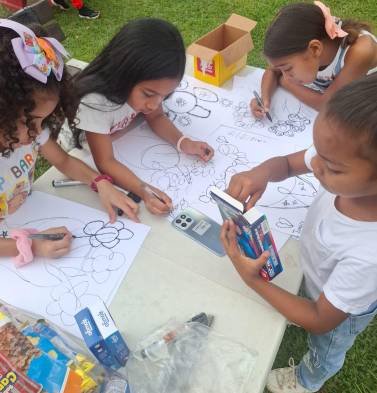 Taller con pequeños artistas de Juan Díaz