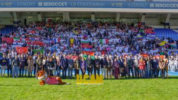Acto de bienvenida a los alumnos internacionales de la Universidad Católica San Antonio de Murcia (UCAM) del primer semestre del curso 2025-2026, celebrado en el Estadio La Condomina de Murcia. EFE/UCAM/CEDIDA
