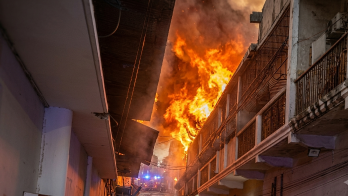 El siniestro, reportado a las 3:21 a.m., provocó una rápida movilización del Benemérito Cuerpo de Bomberos