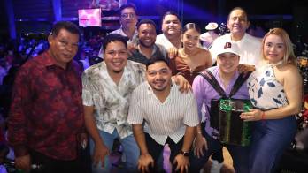 Alejandro Torres y su conjunto agradecieron al público, músicos y colaboradores que hicieron de su aniversario una celebración con propósito solidario.