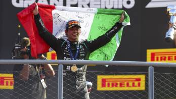 El italiano Andrea Kimi Antonelli (Mercedes), celebrando.