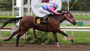 ‘Keaypami’ llegando a la pista ganadora.