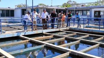 En días pasados, autoridades recorrieron Herrera y Los Santos junto a equipos técnicos, donde avanzan trabajos de rehabilitación de pozos, instalación de equipos para mejorar el acceso al agua potable en comunidades de Azuero.