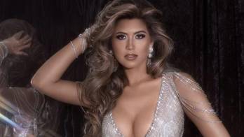 Emma Victoria ha destacado en concursos de belleza y actualmente estudia fotografía, combinando talento, disciplina y preparación.