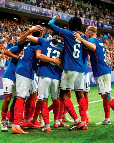 Fútbol en París: Francia remonta y peleará el oro ante España