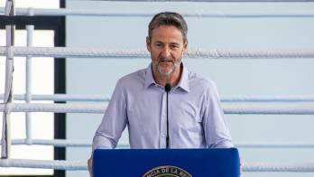 Thomas Christiansen durante la inauguración del Centro de Alto Rendimiento Luis ‘Matador’ Tejada, donde destacó la necesidad de infraestructura para el desarrollo del talento deportivo.