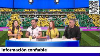 Comentarista Enrique Garay (d), la psicóloga colombiana Leidy Montoya (c-d), el doctor Juan Antonio Rodríguez (c-i), y la psicóloga brasileña Eliane Marcia Tormes, hablando durante el programa el entrenamiento de salud sexual realizado por la alianza SICOnfío a través de la campaña regional “Que no te metan gol”.