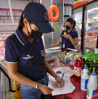 Supermercados y farmacias, entre los más sancionados por la Acodeco 