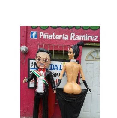 La piñata de Kim Kardashian se ha convertido en uno de los productos más vendidos en las últimas semanas en la piñatería.