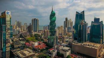 Panamá se mantiene en la lista de paraísos fiscales de Francia