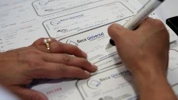 Gobierno realiza primer pago de Beca Universal&nbsp;