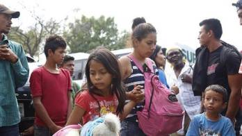Niños migrantes separados marcan la agenda en visita de Pence a Centroamérica