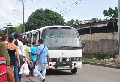 Servicio de buses piratas.