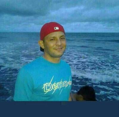 Abdiel Moreno iba a arreglar un auto