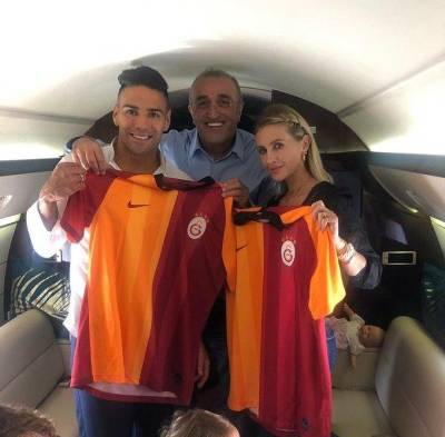El colombiano Falcao negocia en Estambul su fichaje con el Galatasaray