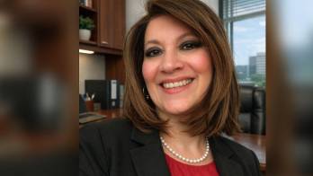 Flor María Muñoz Bañales pisa fuerte en la escena cultural internacional.