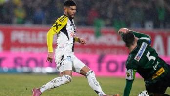 Es el primer título del istmeño en el balompié europeo. Sufrieron más de la cuenta para ganar la Copa de Austria.