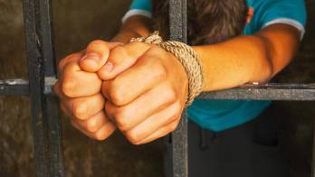 Dos hombres habían sido aprehendidos como sospechosos.