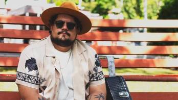 Carlos Vallarino estrenará el 23 de julio su nuevo álbum que marca una nueva etapa en su carrera musical.