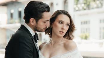 La pareja de actores anunció su compromiso matrimonial en el mes de junio.