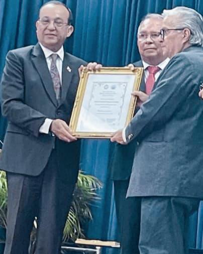 La Universidad de Panamá le rindió homenaje en 2022.