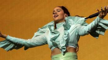 Rosalía en Twitter: Fuck Vox