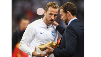 Kane recibe la bota de oro del Mundial antes de enfrentarse a España