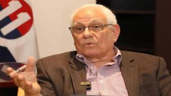 También formó parte del gobierno de Ernesto Pérez Balladares como Ministro de Trabajo.