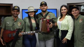 El nuevo conjunto de Dionis Herrera apuesta por innovar sin perder la esencia de la música típica.