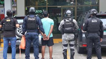 La policía está tras la pista de los otros implicados en este asalto