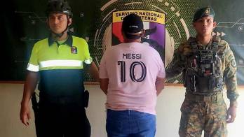 Este sujeto pensó que iba a seguir burlándose de la justicia, pero lo agarraron en Villa Nueva