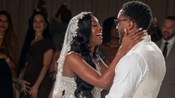 Coco Jones y Donovan Mitchell anunciaron su compromiso el 11 de julio de 2025, luego de dos años de una sólida relación sentimental.