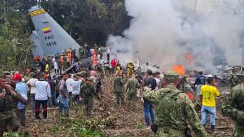 Accidente aéreo en Colombia: Suben a 68 los muertos
