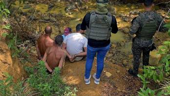 Durante la acción, se logró el decomiso de diversos implementos utilizados para la extracción de minerales