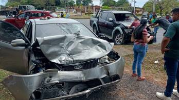 La Policía de Tránsito investiga las causas de este accidente en vía Red Grey