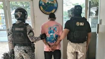 Tanto detenidos ya fueron puestos a órdenes de la Fiscalía y las autoridades judiciales