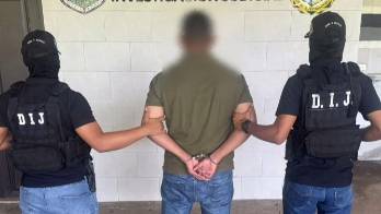El sujeto fue detenido tras recibir el pago de la extorsión en Albrook