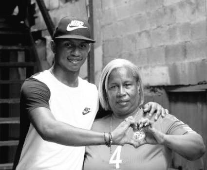 Así fue el adiós de Fidel Escobar a su madre: Te amo jefa