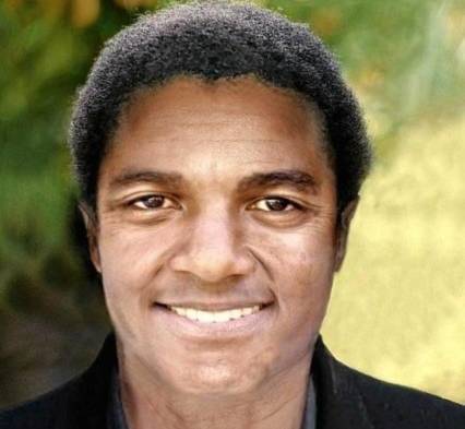Expertos revelan cómo se vería Michael Jackson si estuviera vivo y sin cirugías