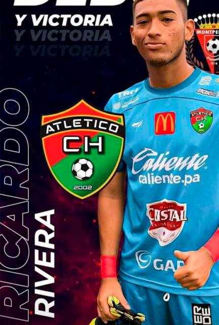 Ricardo amaba el fútbol y jugó para varios clubes del país.